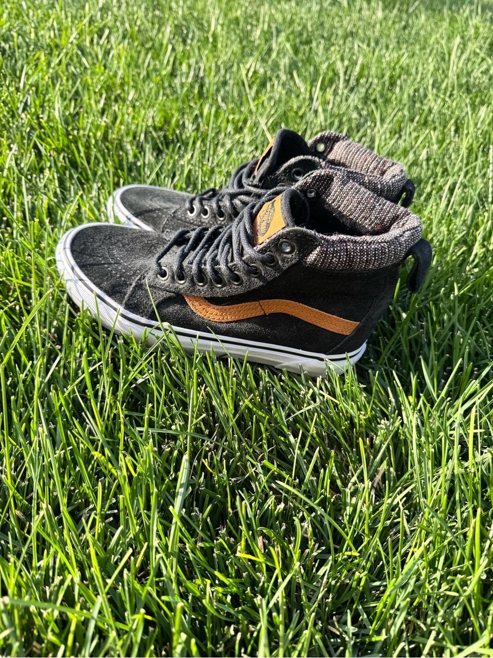 Vans Sk8-Hi Black Suede High Top Sneakers Women’s 6 / Men’s 4.5